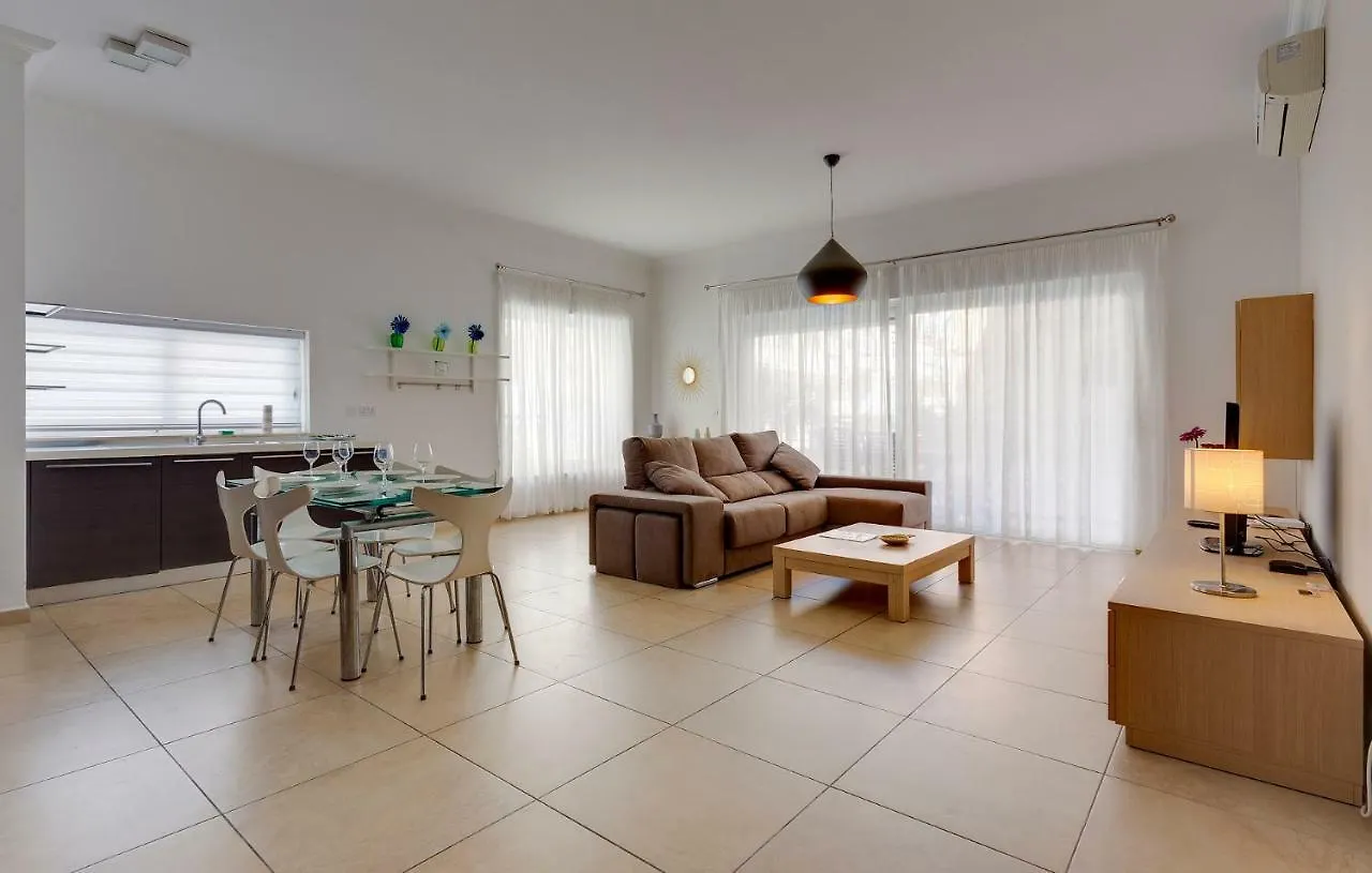 Apartment In Fort Cambridge With Pool Sliema 0*,  Malta