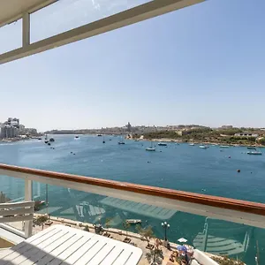 Apartment Stunning - Seafront 3-bedroom 6th Floor, Sliema